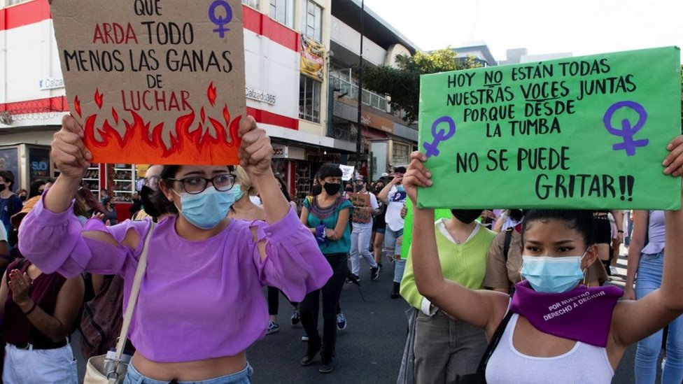 Protesta por feminicidios en San Jose de Costa Rica