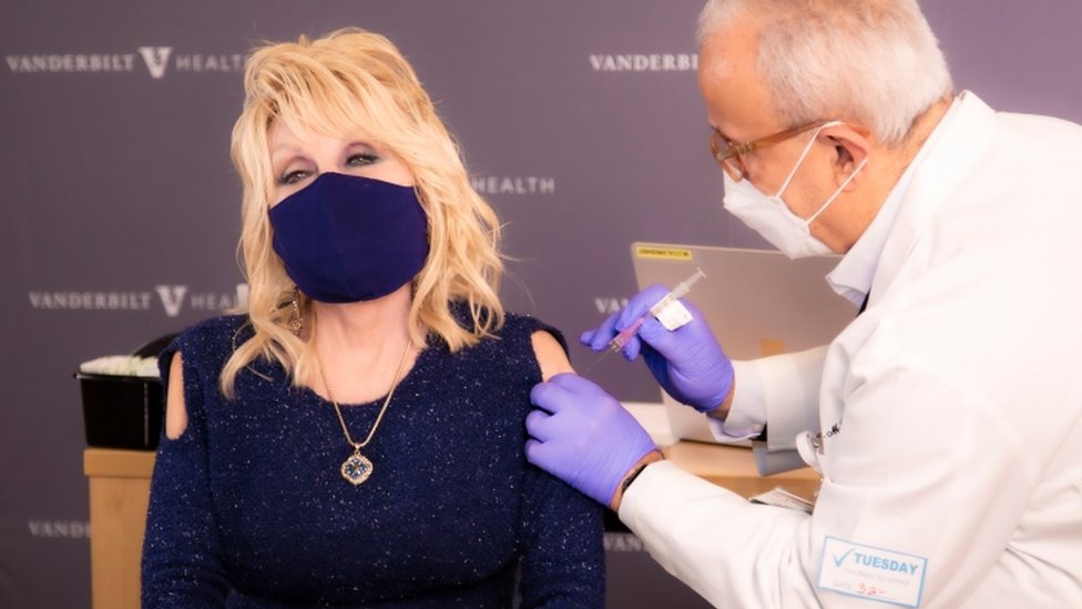 Covid-19: Dolly Parton marks vaccination with Jolene rewrite