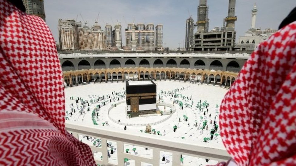 إطلالة على الكعبة المشرفة