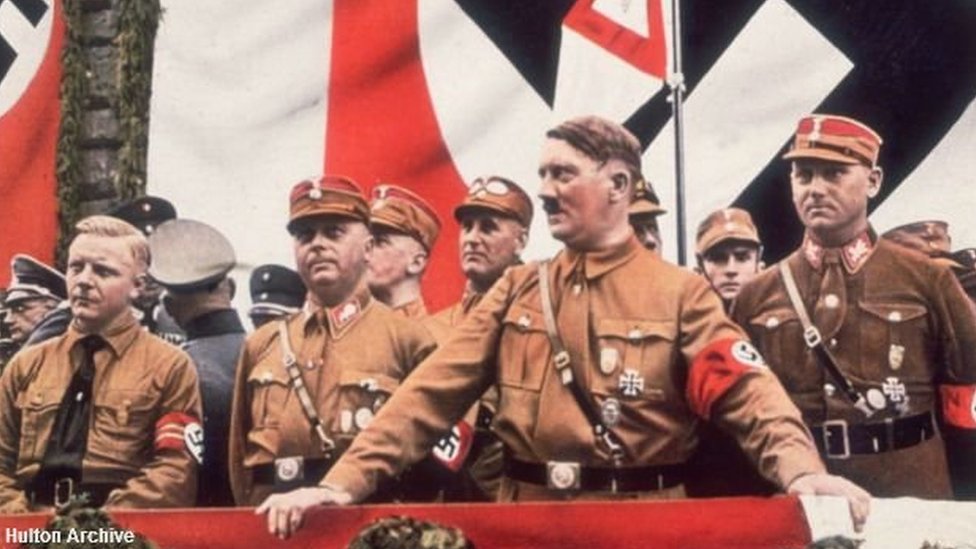 Hitler en un acto nazi