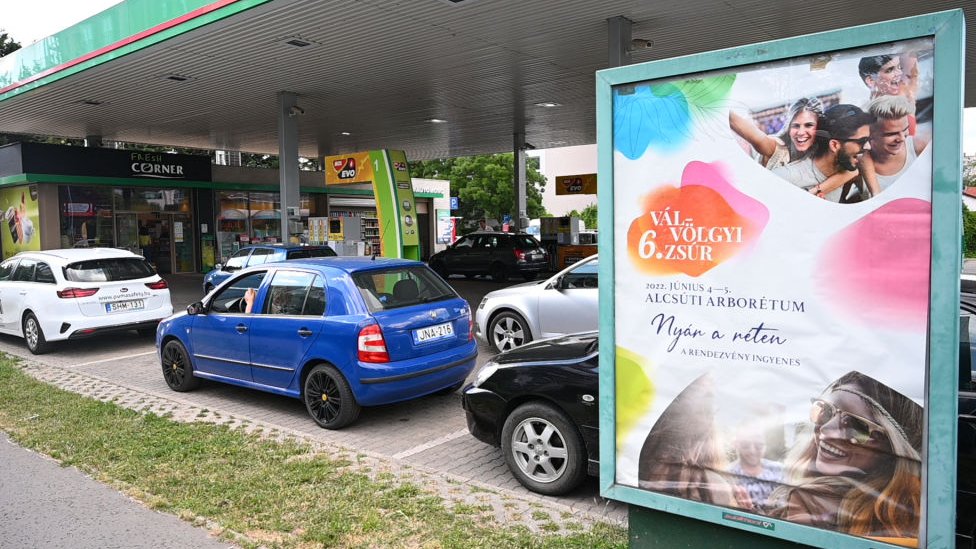 Budapeşte'de benzin kuyruğu