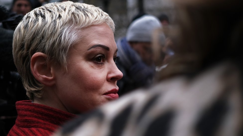 Rose McGowan asistió a la primera audiencia del proceso contra Harvey Weinstein en Nueva York