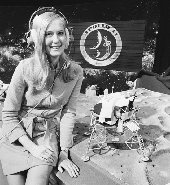 Frances Northcutt en un estudio de TV británico en 1971