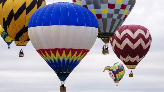 How does a balloon pop? - BBC Newsround