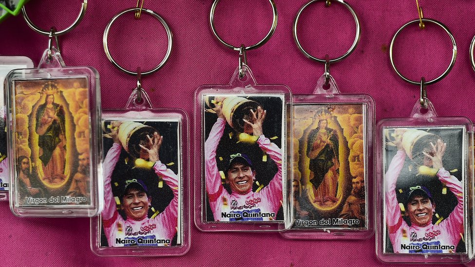 López es oriundo de Boyacá, el mismo departamento en el que nació Nairo Quintana. Llaveros con la imagen de Nairo Quintana.
