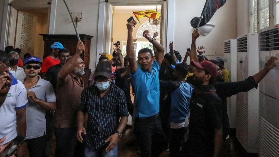 Manifestantes en la residencia presidencial