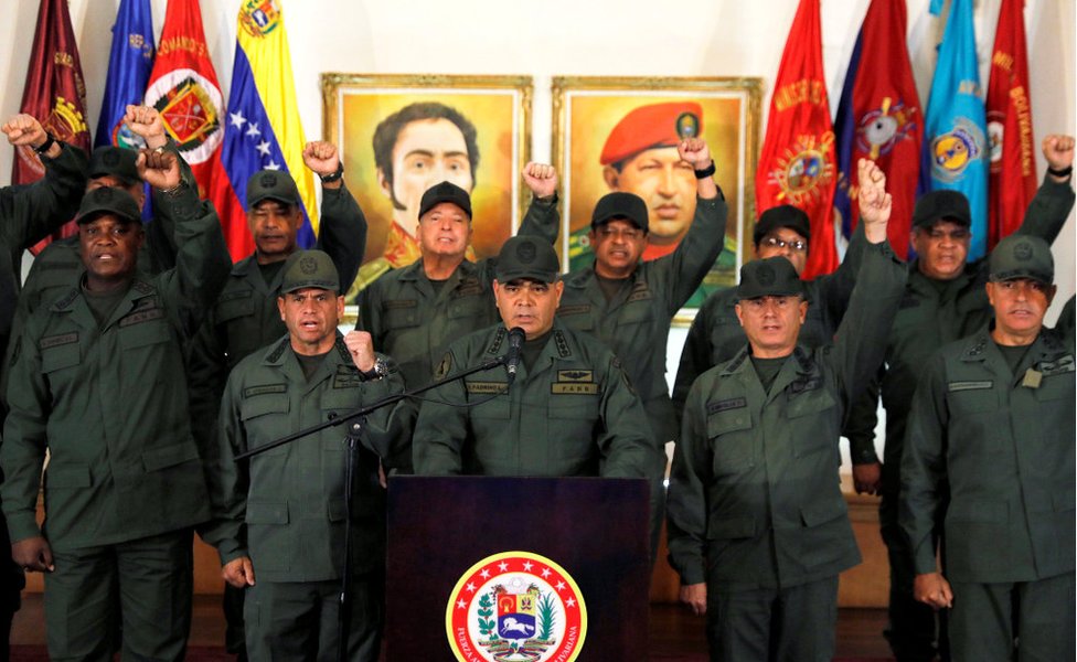 Conferencia de Prensa Padrino López.