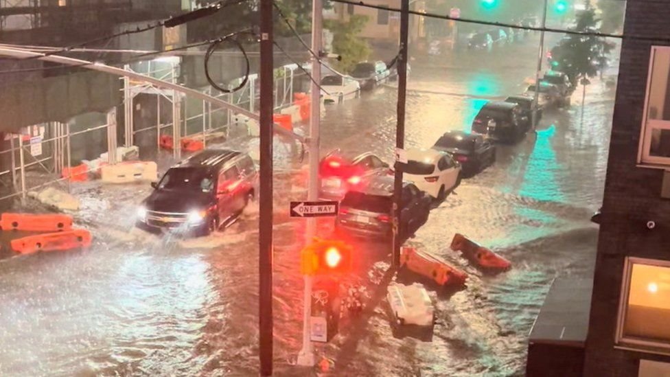 Ida Fırtınası: Su baskınları nedeniyle New York ve New Jersey'de olağanüstü hal ilan edildi