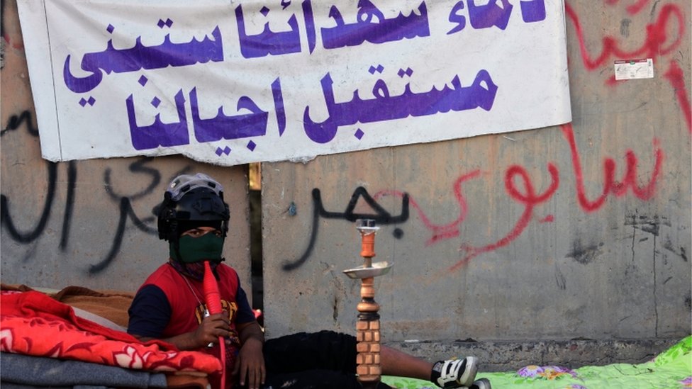 متظاهر عراقي