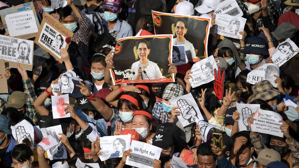 Myanmar coup: Police clamp down as protesters defy ban on gatherings