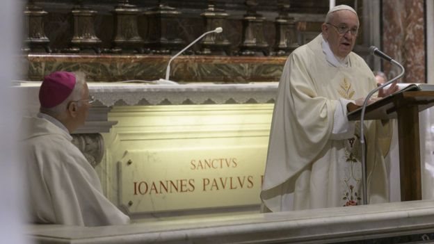 البابا فرنسيس يقيم قداسا خاصا