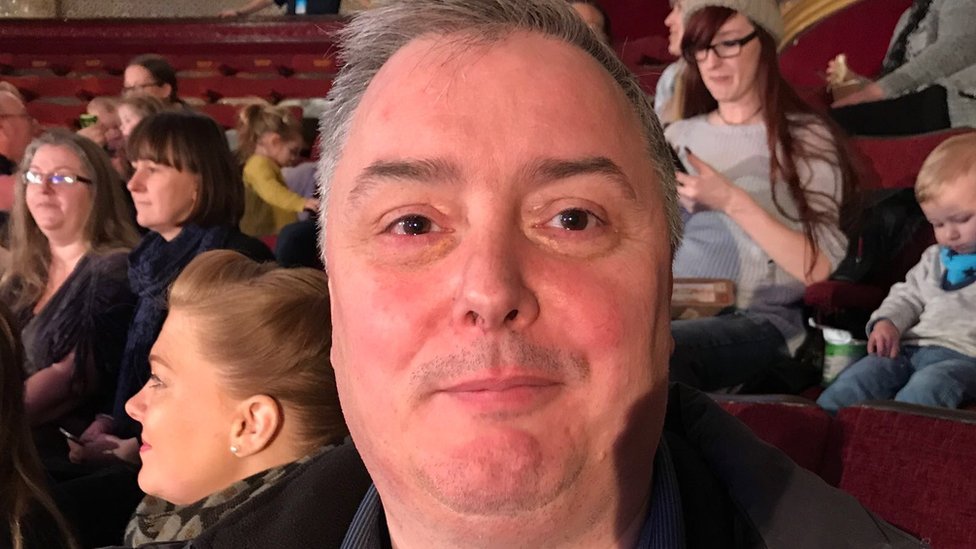 Lee Taylor cree que es importante darle mayor apoyo a los padres adoptivos. Lee Taylor