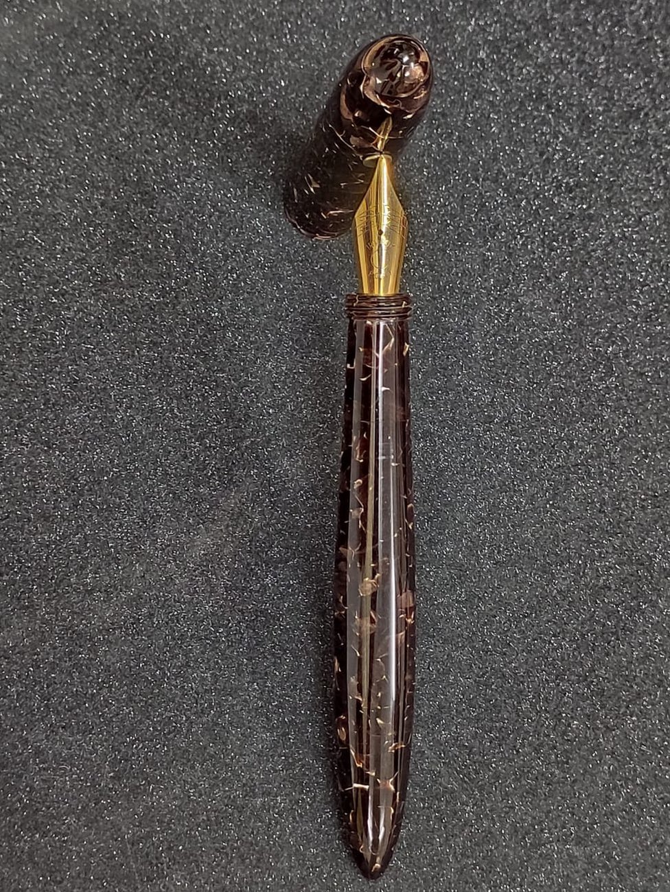 Buffalo horn pen