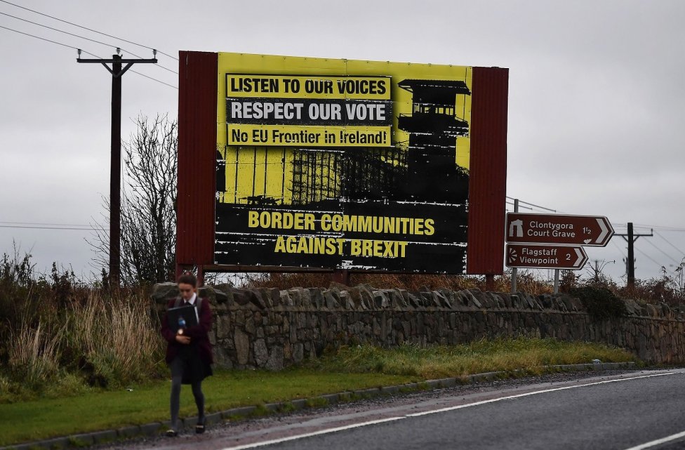 Kuzey İrlanda ile İrlanda Cumhuriyeti arasında sınır olmaması talebini yansıtan bir afiş