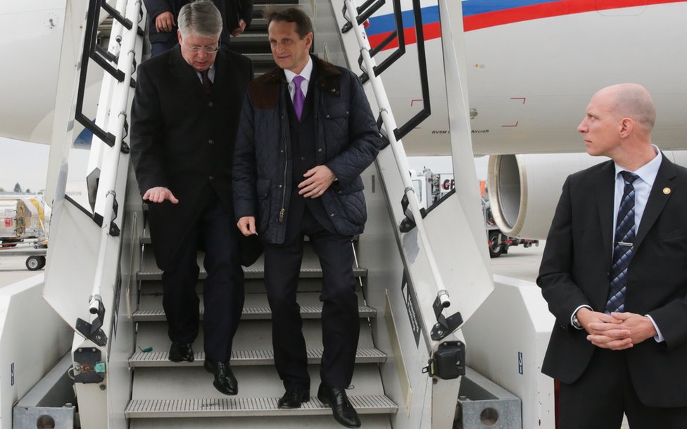 Сергей Нарышкин и российский дипломат Алексей Бородавкин прибывают в Женеву (20 октября)