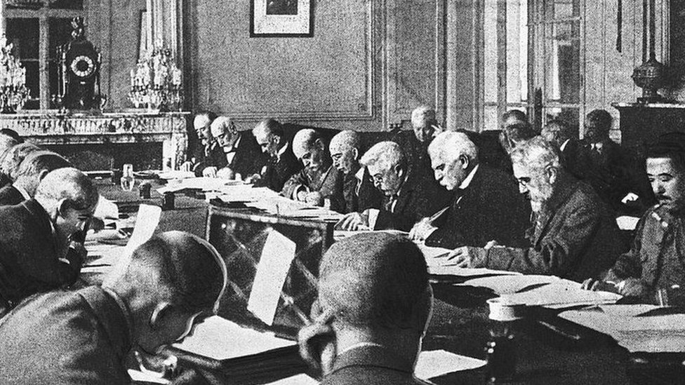 El Tratado de Versalles impuso condiciones a Alemania como responsable de la Primera Guerra Mundial.