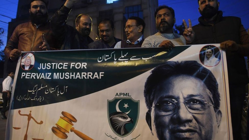 Supporters of the All Pakistan Muslim League (APML), the party of former military ruler Pervez Musharraf, shout slogans take part in a protest
