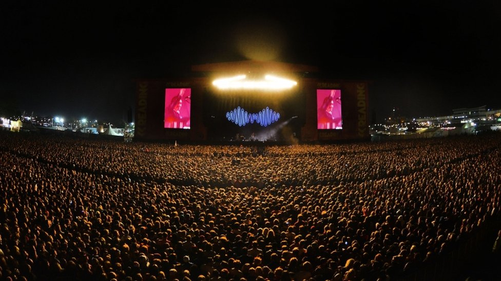 Arctic Monkeys на фестивале чтения в 2014 году