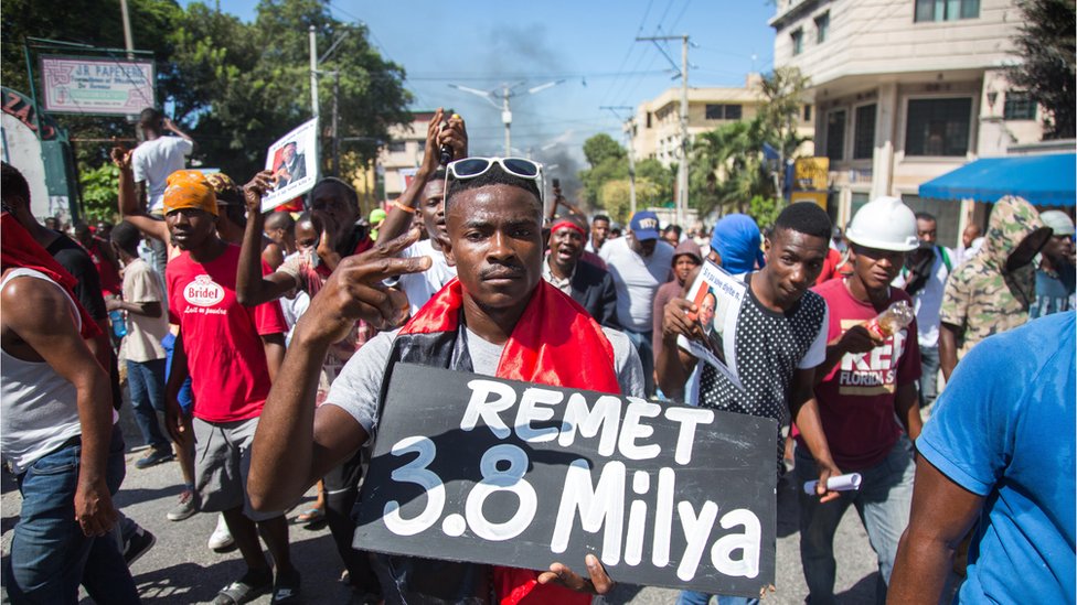 Los haitianos se preguntan por el destino de US$3.800 millones.