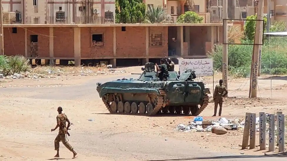 الانتخابات التركية 2023: "هل ولّى زمن أردوغان؟" - صنداي تايمز 3 جنود سودانيون في الخرطوم