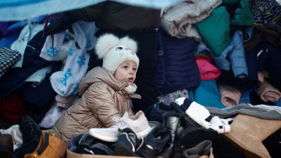 Seorang anak di kamp pengungsian sementara di Przemysl, Polandia.