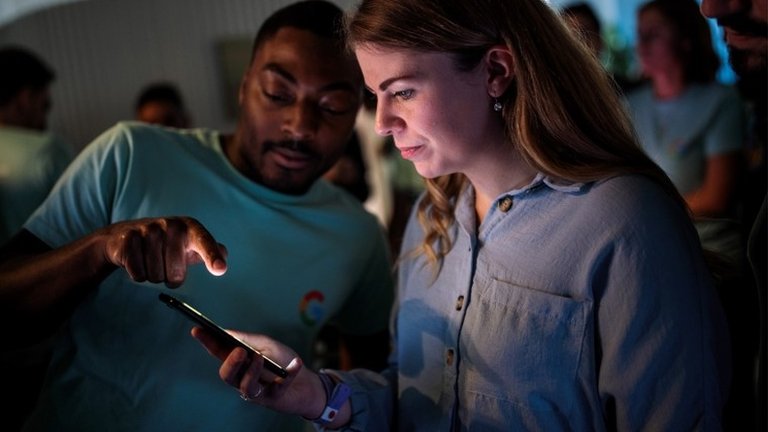 Google Pixel 3 phones launch during privacy storm