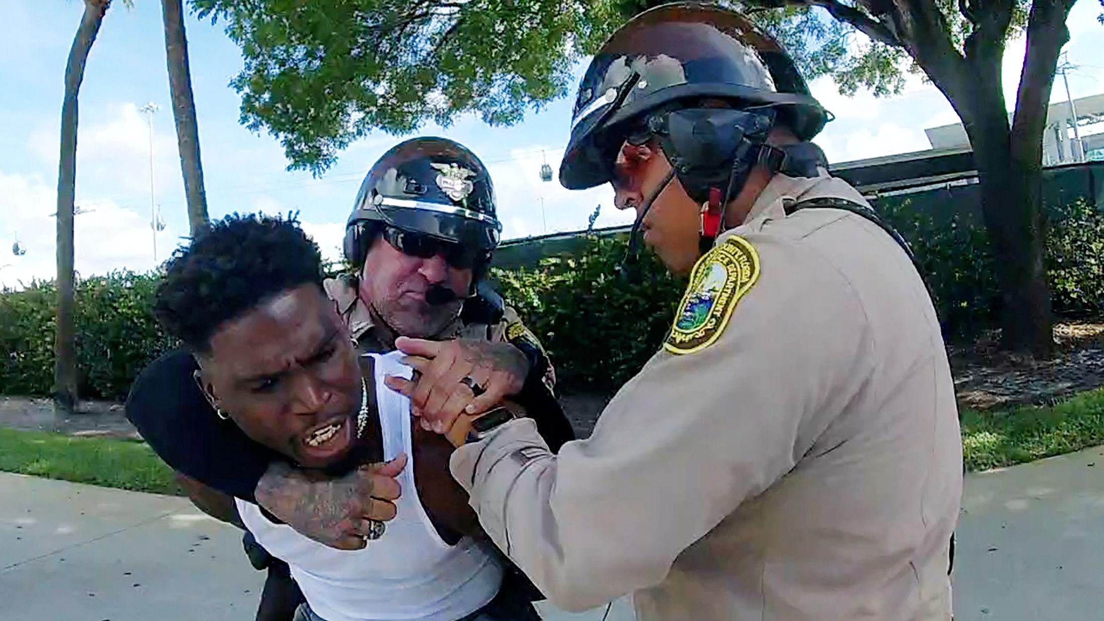 Tyreek Hill traffic stop video released by Miami police