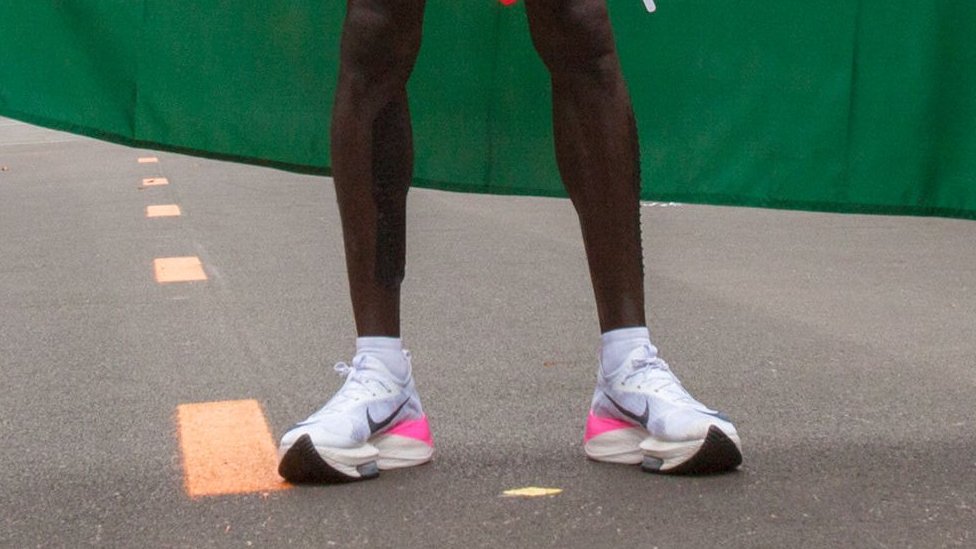 Las Nike de Eliud Kipchoge en la carrera