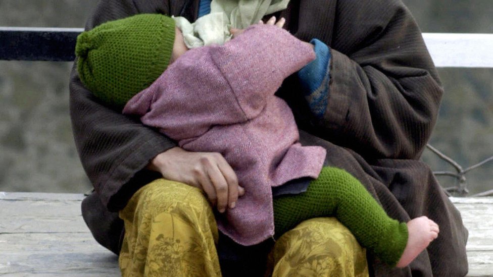 India outrage as mall shames woman for breastfeeding