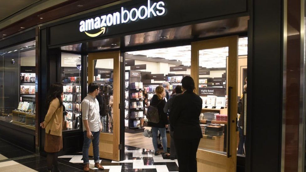 Онлайновий роздрібний продавець Amazon відкриває реальні крамниці