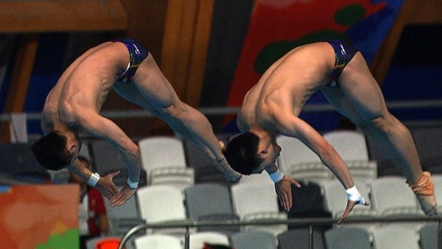 China win gold at the World Championships with spectacular dive
