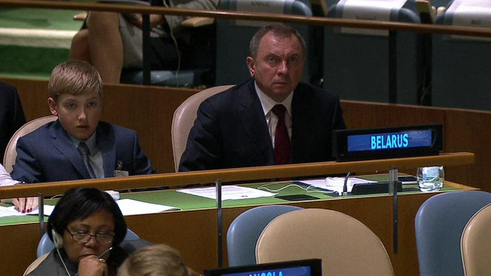 11-летний сын президента Беларуси Коля наблюдает за своим отцом во время Генеральной Ассамблеи ООН