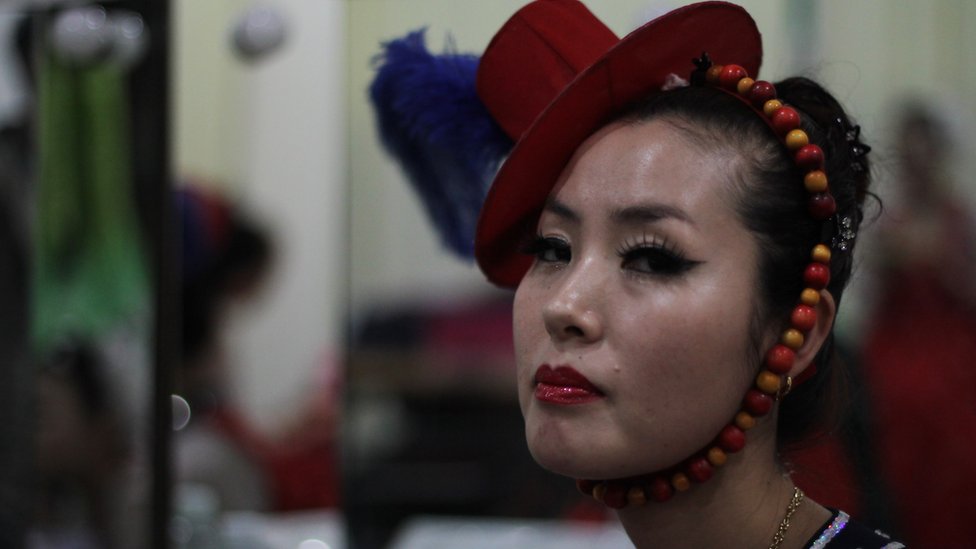 Al llegar a Corea del Sur muchas mujeres ven en la actuación un trabajo para salir adelante. actriz