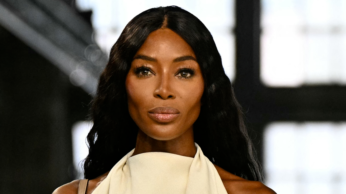 Naomi Campbell: Supermodel to appeal against charity trustee ban - BBC News