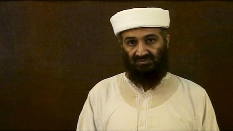 Osama bin Laden en un video publicado por el Pentágono en 2011.