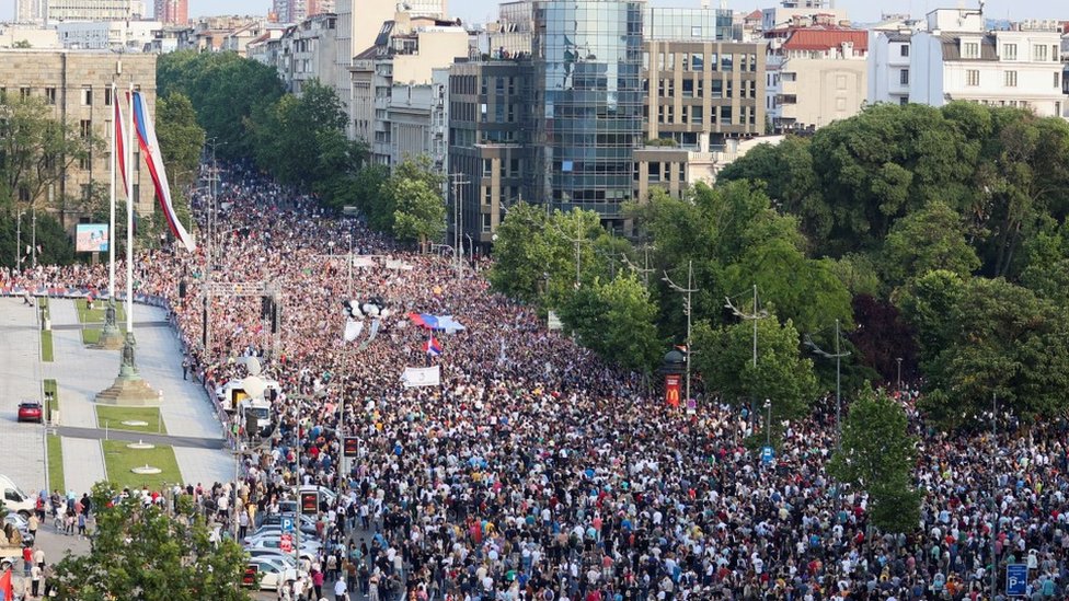 Fotografija sa šestog protesta Srbija protiv nasilja