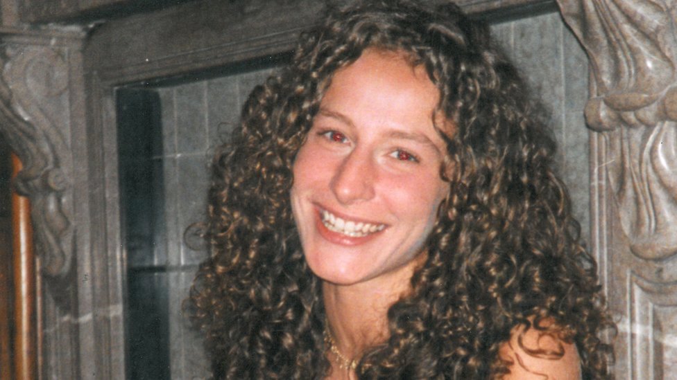 Kate Osborne con 27 años.