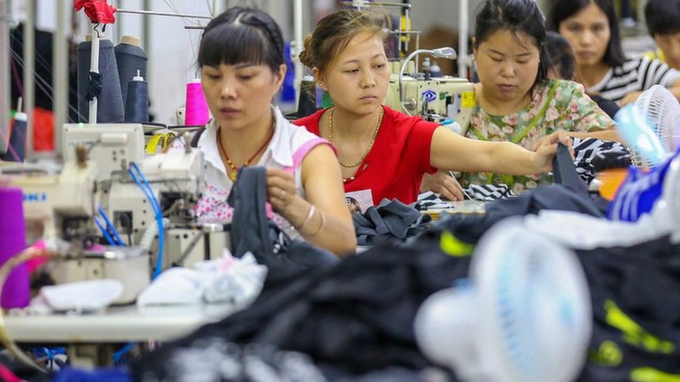 Trade war: Trump 'could extend' deadline for deal with China