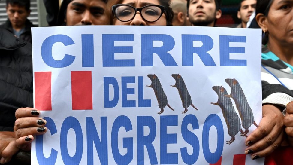 Cartel que dice "Cierre del congreso"