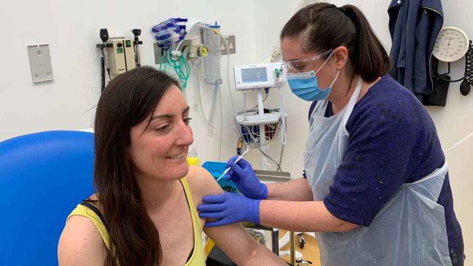 Elisa Granato receives the vaccine