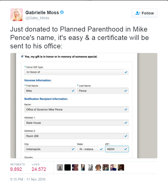 Сообщение в Твиттере: «Только что пожертвовано на имя Майка Пенса в организацию Planned Parenthood.