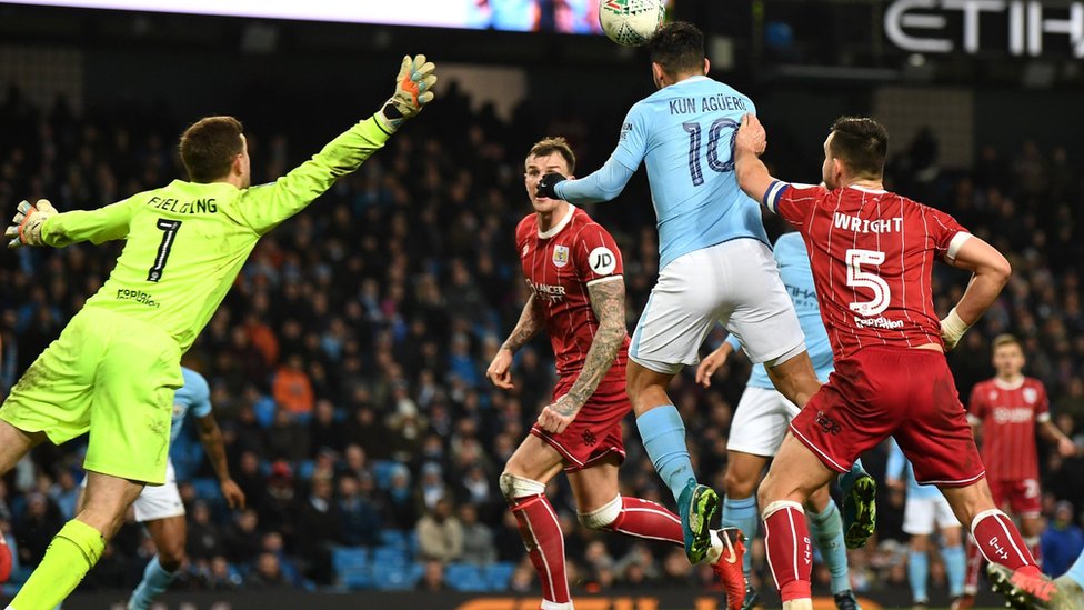 Agüero es toda una leyenda del Manchester City y para Guardiola no será fácil desprenderse del argentino, en caso que esa sea su intención. Agüero volvió a ser el héroe en una victoria del Manchester City