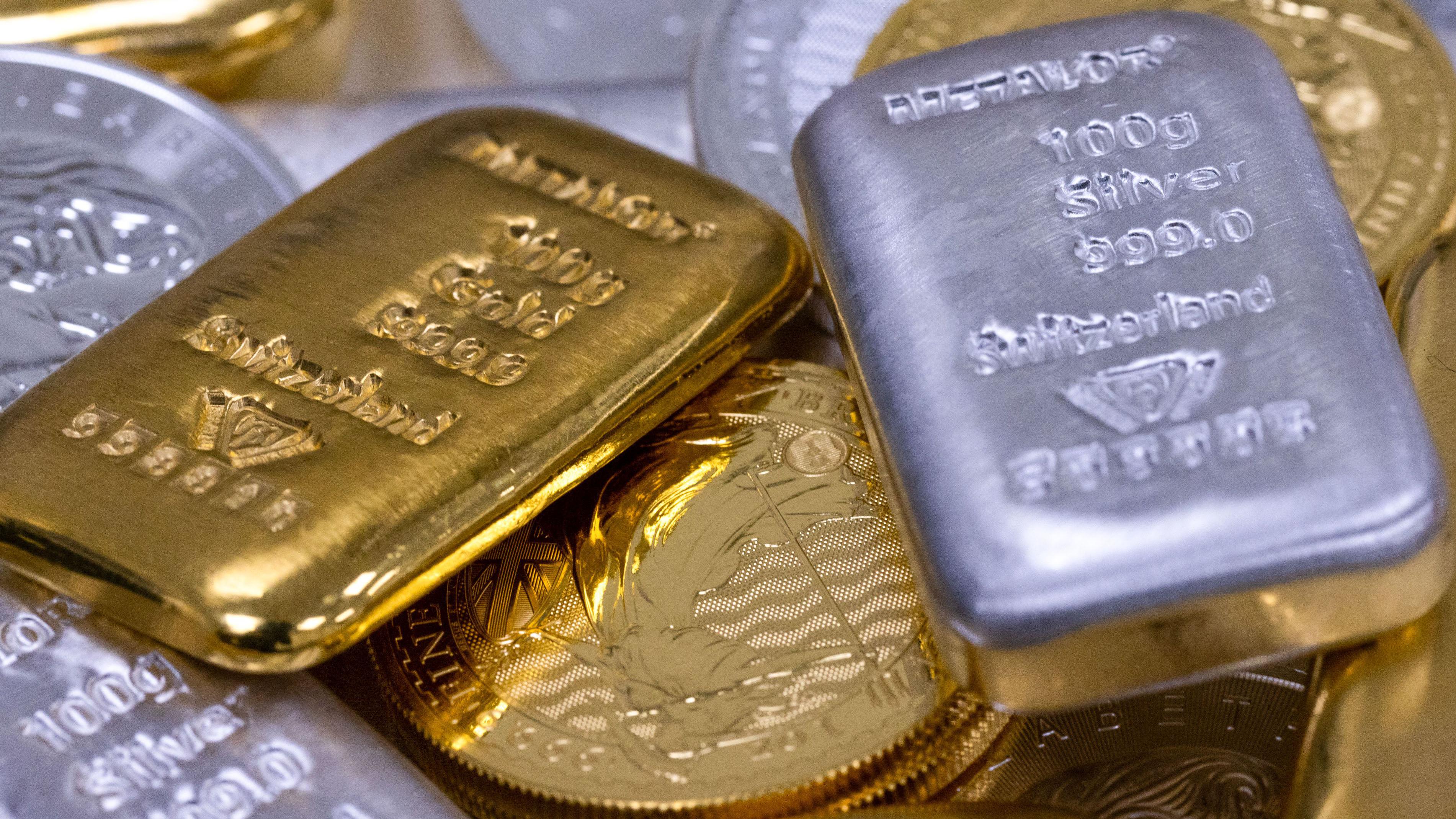 Gold and silver see rollercoaster end to blockbuster year