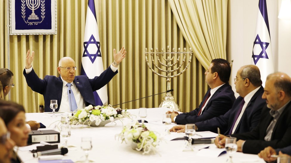 ممثلو القائمة العربية المشتركة يقدمون توصيتهم للرئيس الإسرائيلي