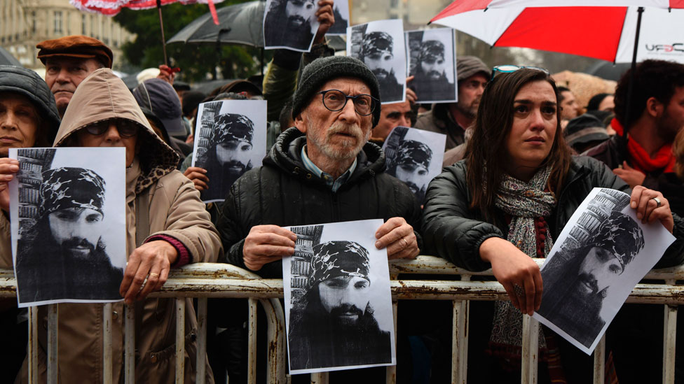 ¿Qué pasó con Santiago Maldonado? Muchos argentinos aún esperan una respuesta y temen que sea un nuevo "desaparecido en democracia". Marcha por Santiago Maldonado.