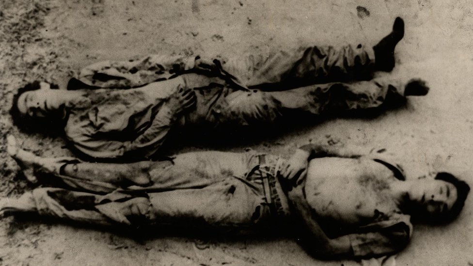 Corpos de Carlos Lamarca e seu companheiro Zequinha, executados em 17 de setembro de 1971