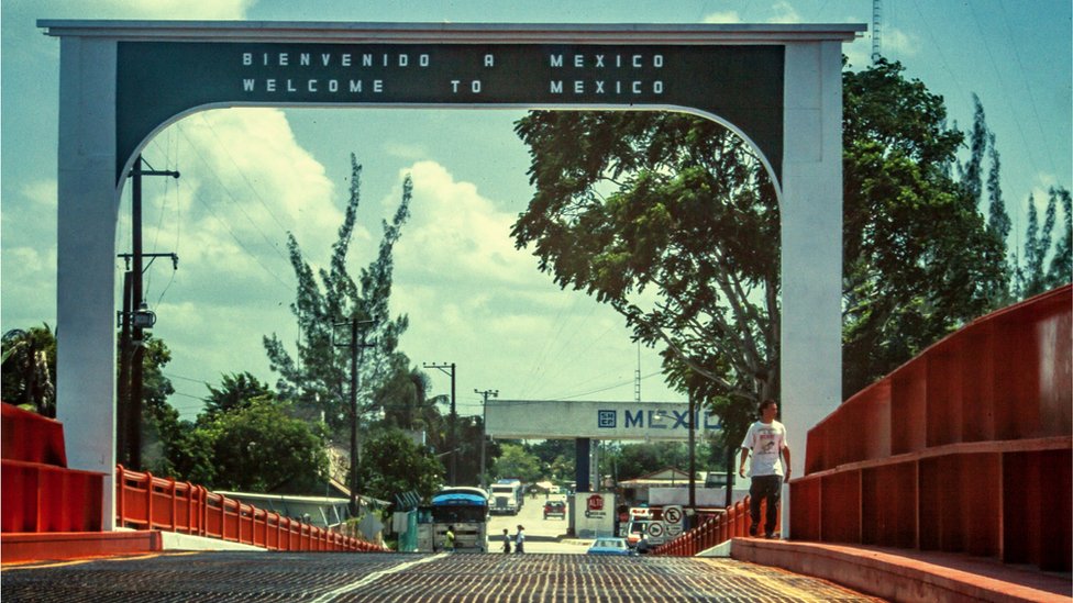 Puente fronterizo entre México y Belice.