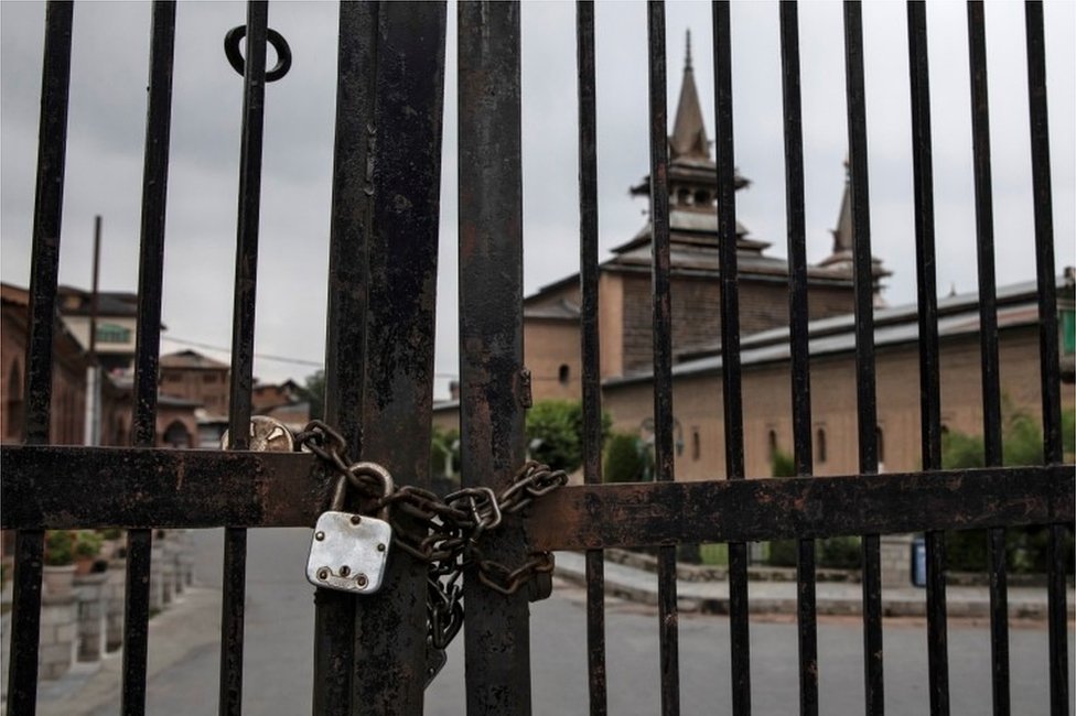 Джамия Масджид заблокирована во время ограничений перед праздником Курбан-байрам после отмены правительством особого конституционного статуса Кашмира в Сринагаре, 11 августа 2019 г.