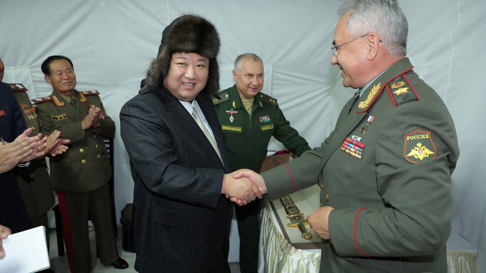 Kim Džong Un i Sergej Šojgu, ruski ministar spoljnih poslova, Vladivostok, Rusija 2023.