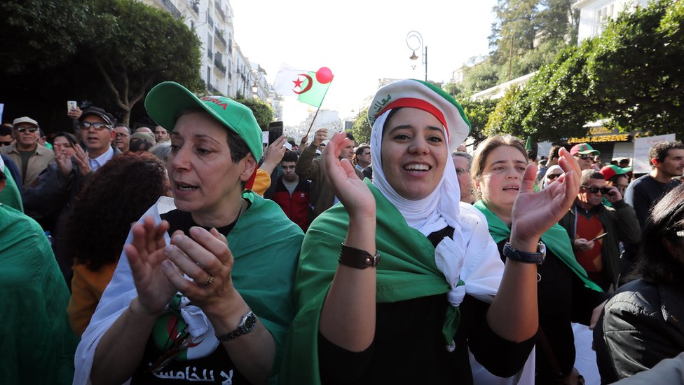 Демонстранты в Алжире протестуют против выборов - декабрь 2019 г.